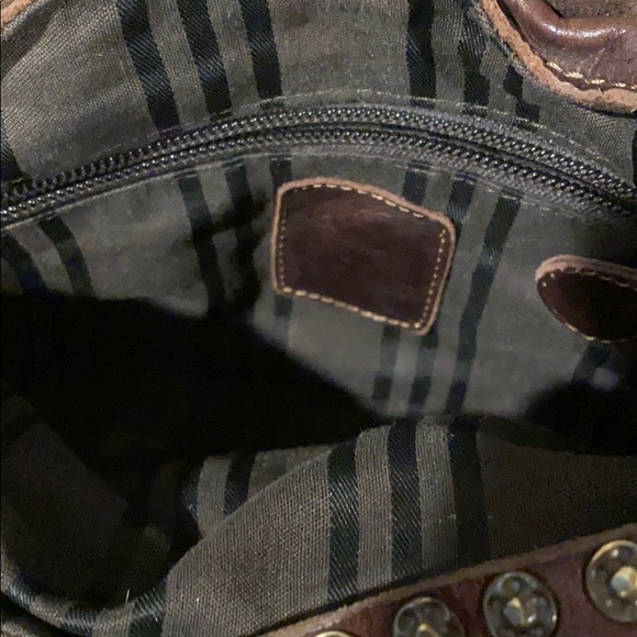 Frye 🔥 Stacy Stud Shoulder Bag - Picture 6 of 8